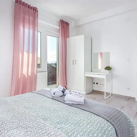 Apartment Cozy In With Kitchen Dramalj