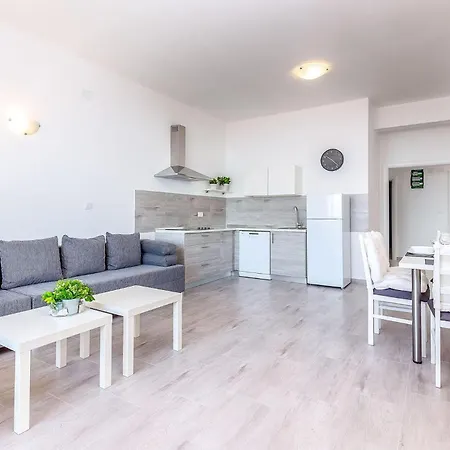 Apartment Cozy In With Kitchen